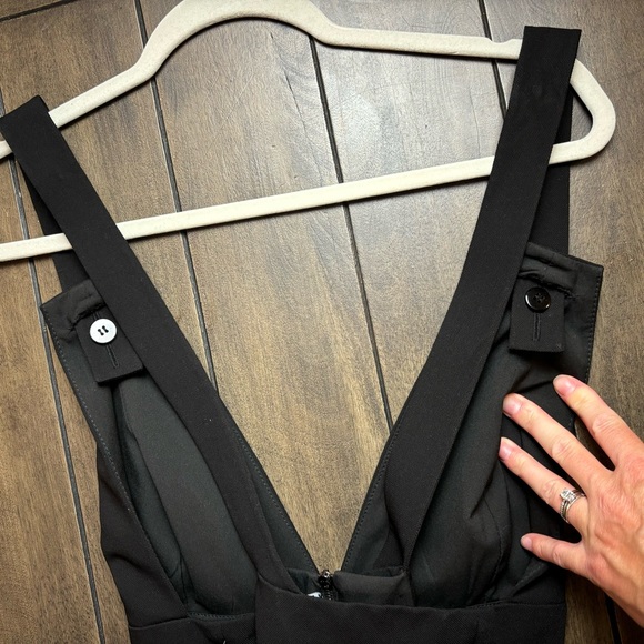 Gianni Bini Jumpsuit elegant cocktail party Romper |  Deep V | Flare leg Black - Picture 7 of 10